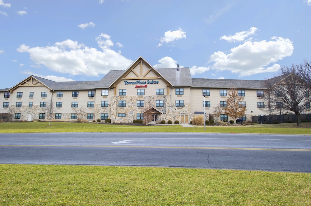 Pet Friendly Towneplace Suites By Marriott Kansas City Overland Park in Overland Park, Kansas