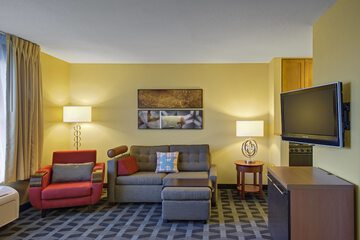 Pet Friendly Towneplace Suites By Marriott Kansas City Overland Park in Overland Park, Kansas