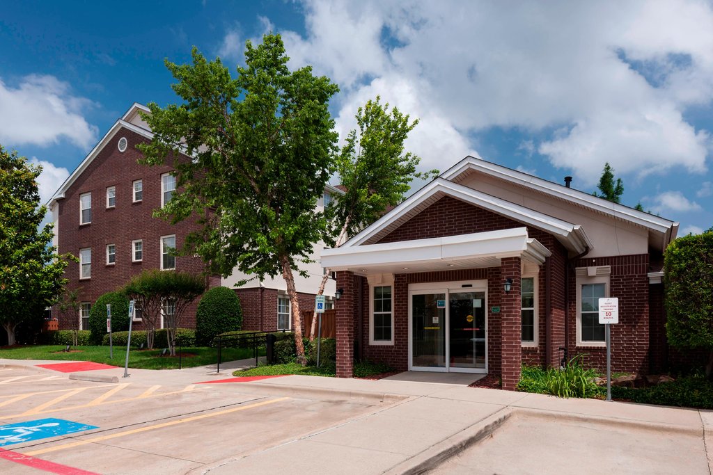 Pet Friendly Towneplace Suites By Marriott Dallas Arlington North in Arlington, Texas