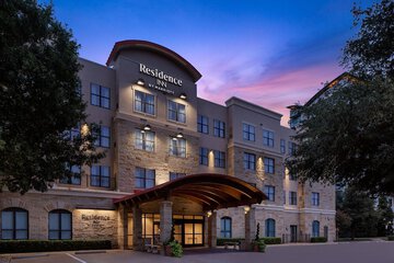 Pet Friendly Residence Inn By Marriott Fort Worth Cultural District in Fort Worth, Texas