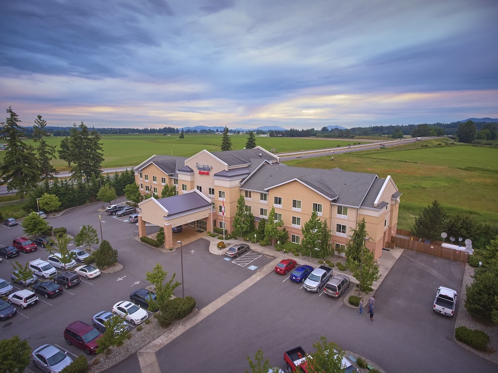 Pet Friendly Fairfield Inn & Suites By Marriott Burlington in Burlington, Washington