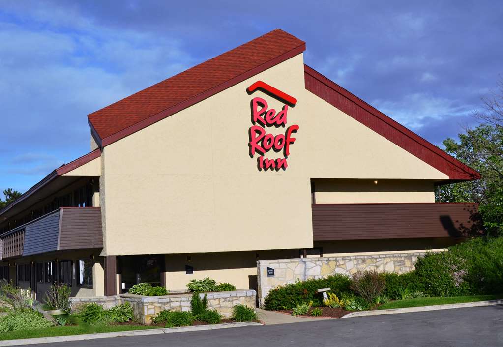Pet Friendly Red Roof Inn Merrillville in Merrillville, Indiana