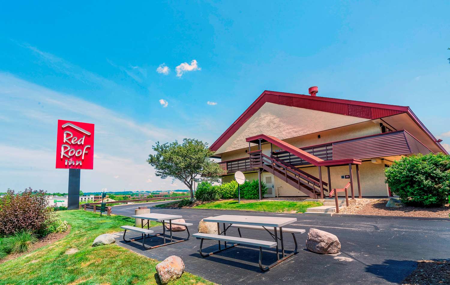 Pet Friendly Red Roof Inn Cleveland - Independence in Independence, Ohio