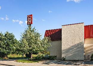 Pet Friendly Red Roof Inn Cleveland - Middleburg Heights in Middleburg Heights, Ohio