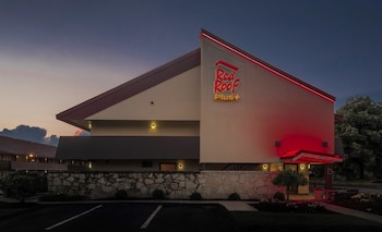 Pet Friendly Red Roof Inn Boston - Framingham  in Framingham, Massachusetts