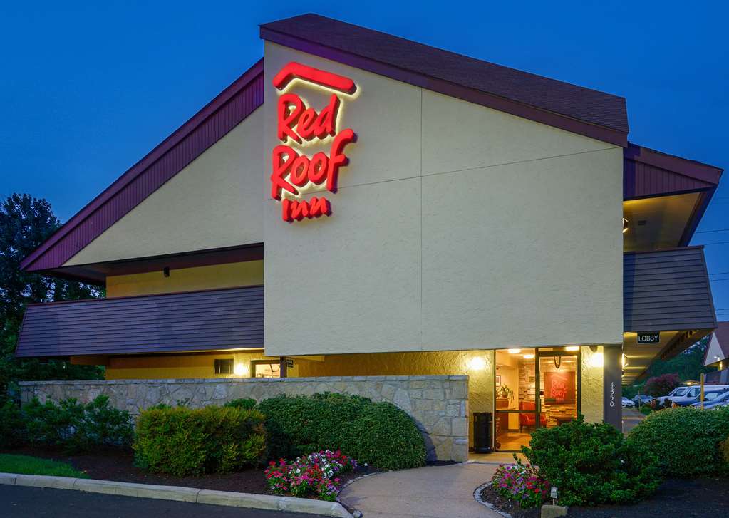 Pet Friendly Red Roof Inn Richmond South  in Richmond, Virginia