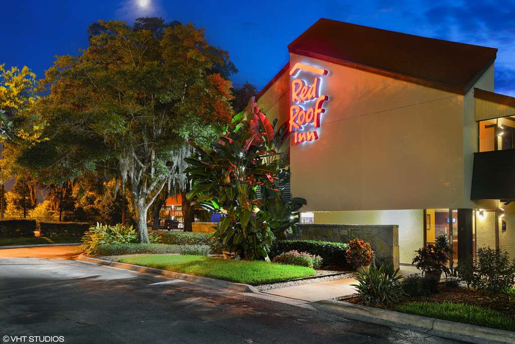 Pet Friendly Red Roof Inn Tampa Fairgrounds in Tampa, Florida
