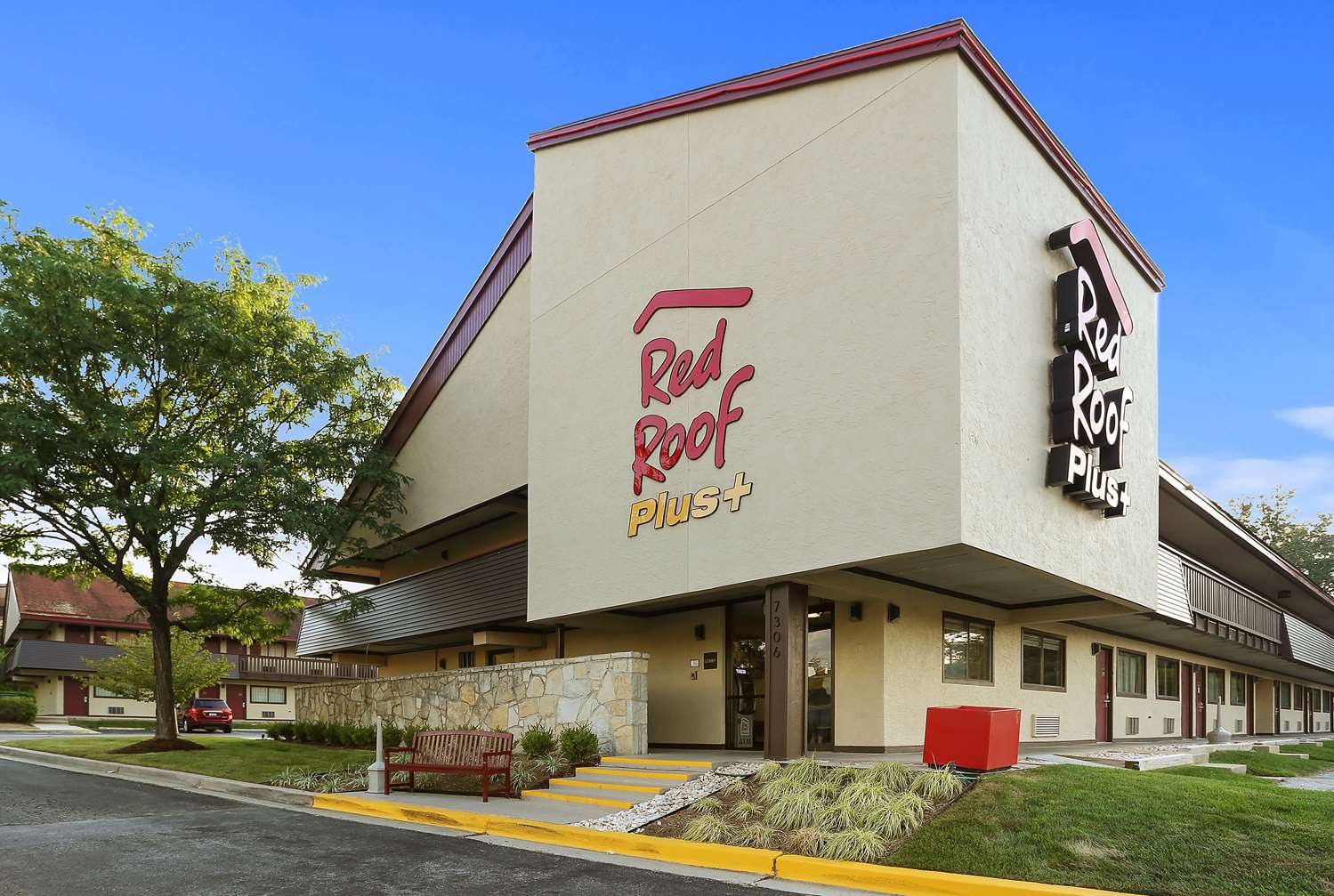 Pet Friendly Red Roof PLUS+ Baltimore-Washington DC/BW Parkway in Hanover, Maryland