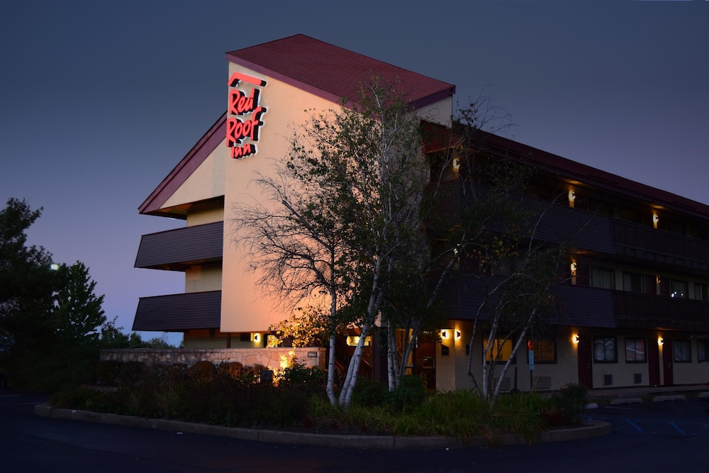 Pet Friendly Red Roof Inn Wilkes-Barre Arena in Wilkes-Barre, Pennsylvania