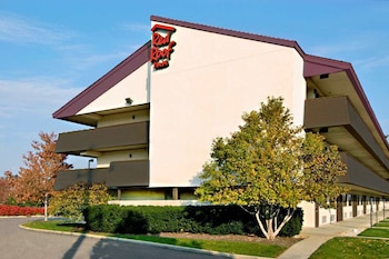 Pet Friendly Red Roof Inn Asheville West  in Asheville, North Carolina