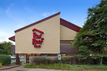 Pet Friendly Red Roof Inn Detroit - Auburn Hills/Rochester Hills in Rochester Hills, Michigan