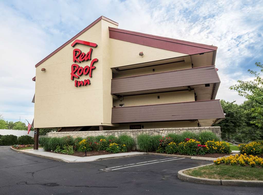 Pet Friendly Red Roof Inn Milford in Milford, Connecticut