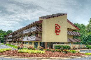 Pet Friendly Red Roof Inn Chapel Hill - UNC  in Durham, North Carolina
