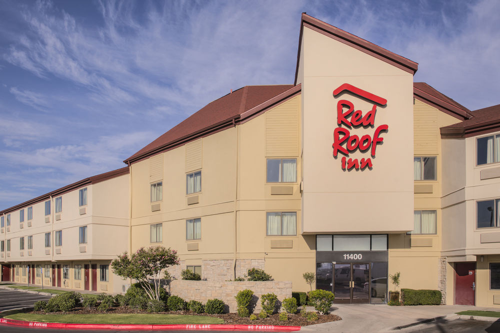 Pet Friendly Red Roof Inn El Paso East   in El Paso, Texas