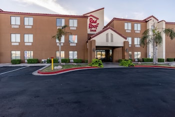 Pet Friendly Red Roof Inn Phoenix North - Bell Road  in Phoenix, Arizona