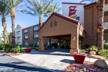 Pet Friendly Red Roof Inn Tempe - Phoenix Airport   in Tempe, Arizona