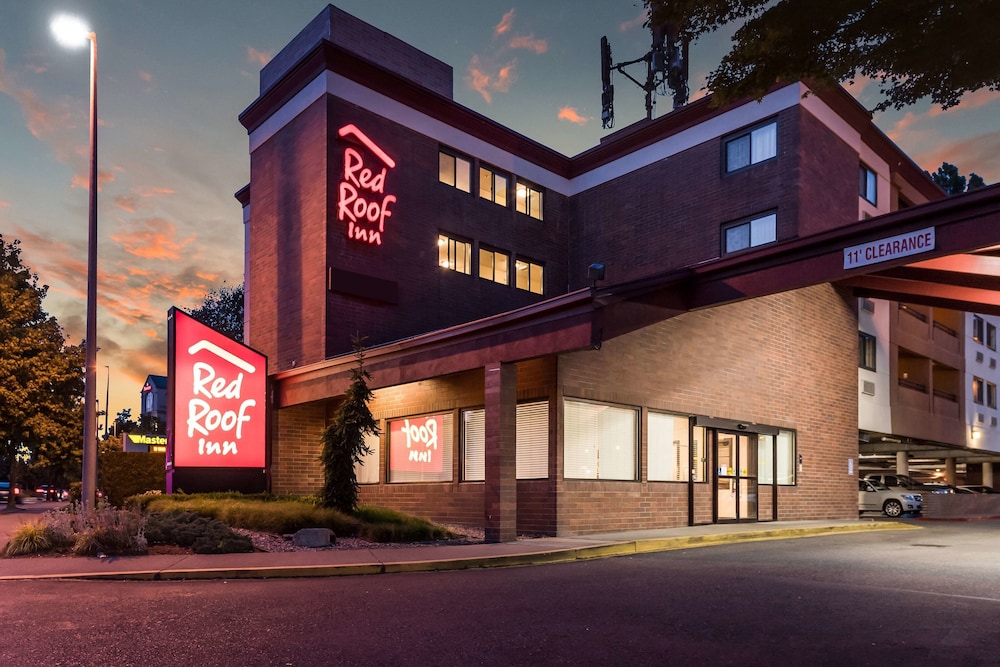 Pet Friendly Red Roof Inn Seattle Airport - Seatac in Seattle, Washington