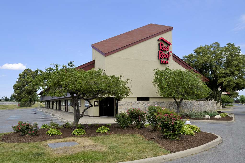 Pet Friendly Red Roof Inn Toledo - Maumee in Maumee, Ohio