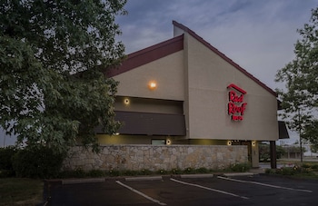 Pet Friendly Red Roof Inn Toledo - Holland in Holland, Ohio