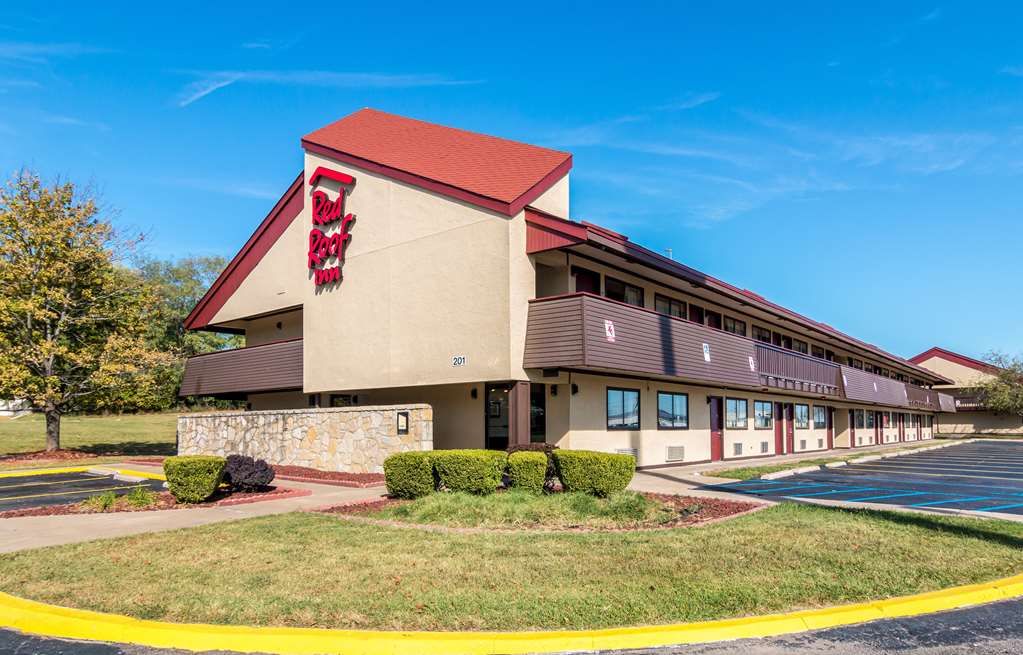 Pet Friendly "Red Roof Inn Columbia,  MO" in Columbia, Missouri