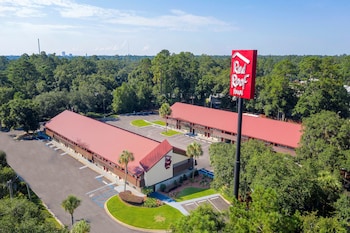Pet Friendly Red Roof Inn Tallahassee in Tallahassee, Florida