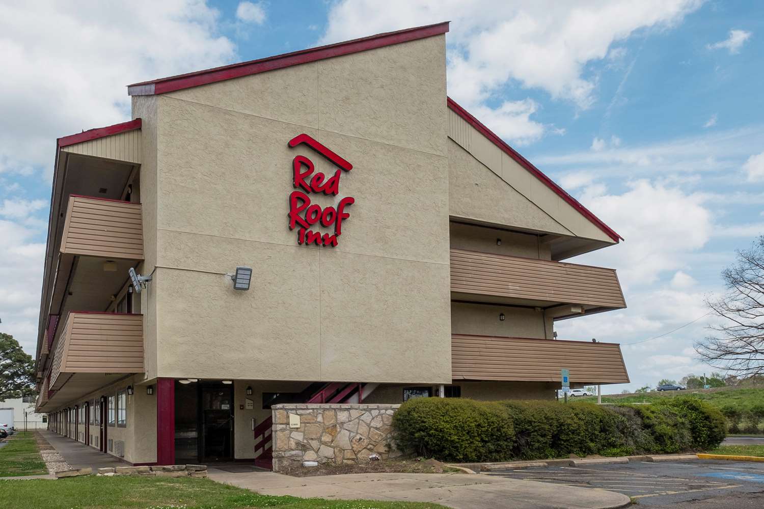 Pet Friendly Red Roof Inn Jackson Downtown - Fairgrounds in Jackson, Mississippi