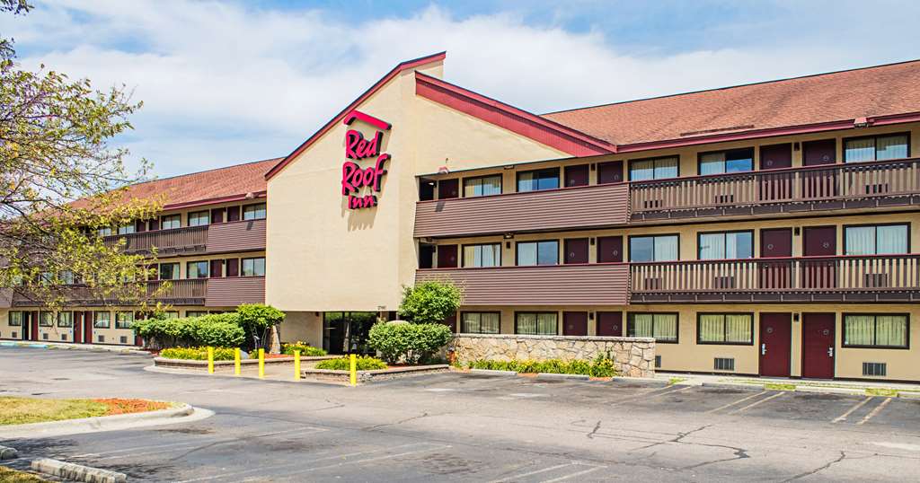 Pet Friendly Red Roof Inn Detroit - Southfield in Southfield, Michigan