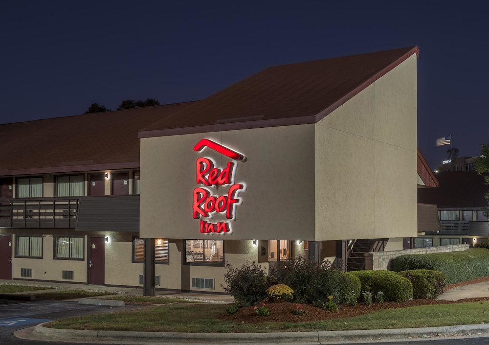 Pet Friendly Red Roof Inn Hickory in Hickory, North Carolina