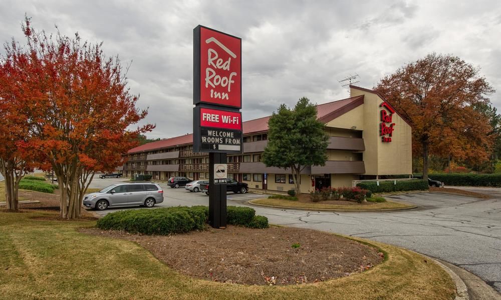 Pet Friendly Red Roof Inn Atlanta - Kennesaw  in Kennesaw, Georgia