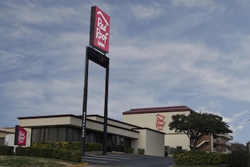 Pet Friendly Red Roof Inn Austin North in Austin, Texas