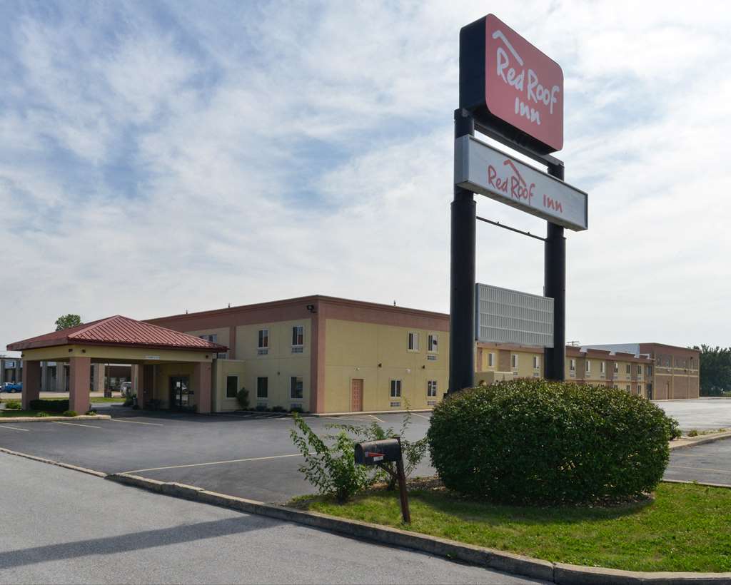 Pet Friendly Red Roof Inn Chambersburg in Chambersburg, Pennsylvania