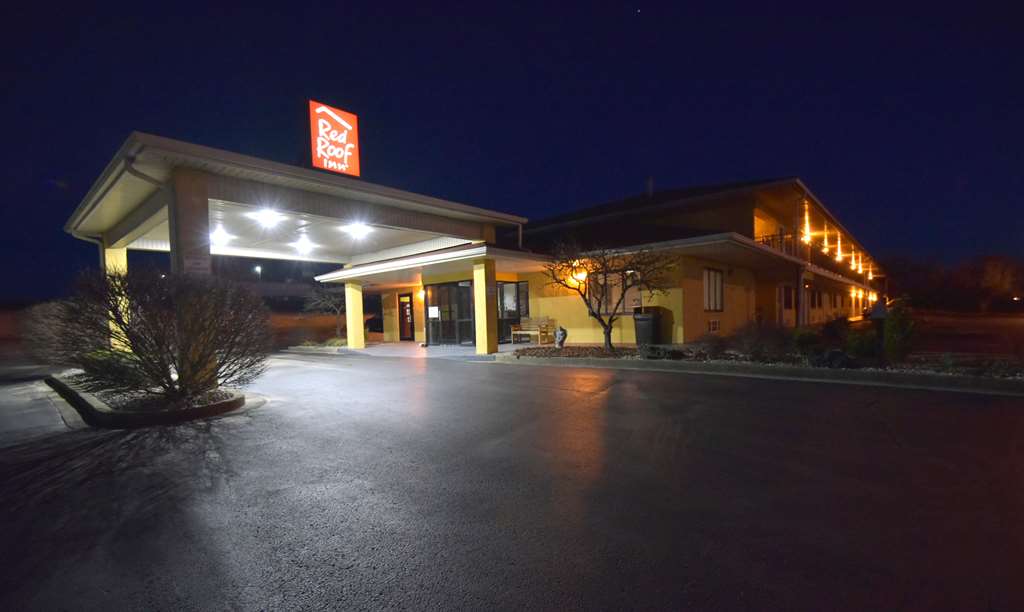 Pet Friendly Red Roof Inn Shelbyville in Shelbyville, Kentucky