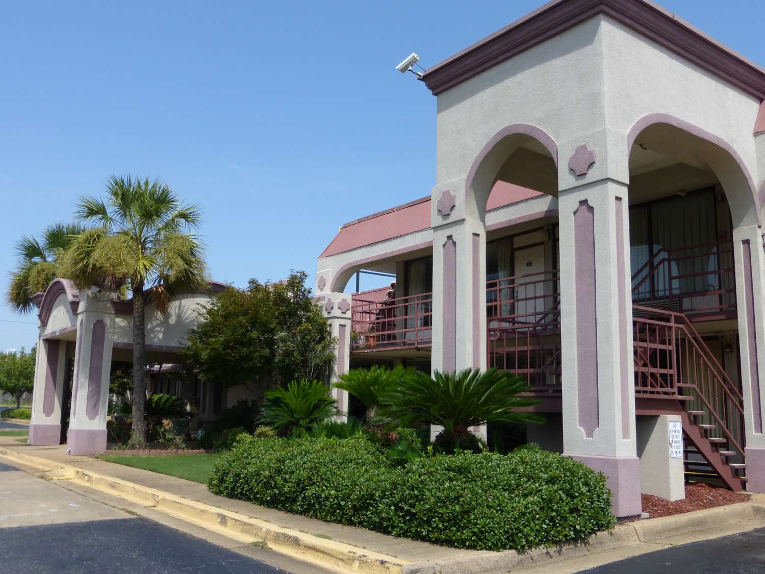 Pet Friendly Red Roof Inn Montgomery - Midtown in Montgomery, Alabama