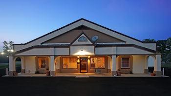 Pet Friendly Red Roof Inn Santee in Santee, South Carolina