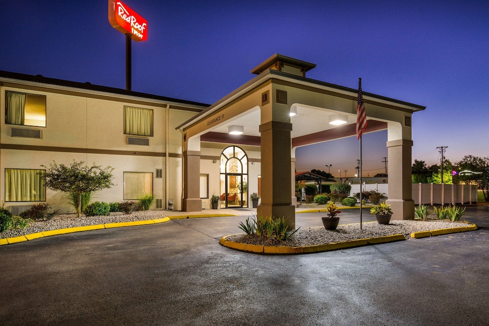 Pet Friendly Red Roof Inn Carrollton in Carrollton, Kentucky