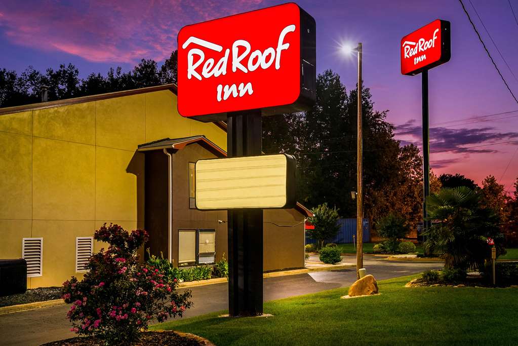 Pet Friendly Red Roof Inn Spartanburg in Spartanburg, South Carolina