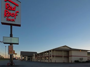 Pet Friendly Red Roof Inn Oklahoma City Airport  in Oklahoma City, Oklahoma