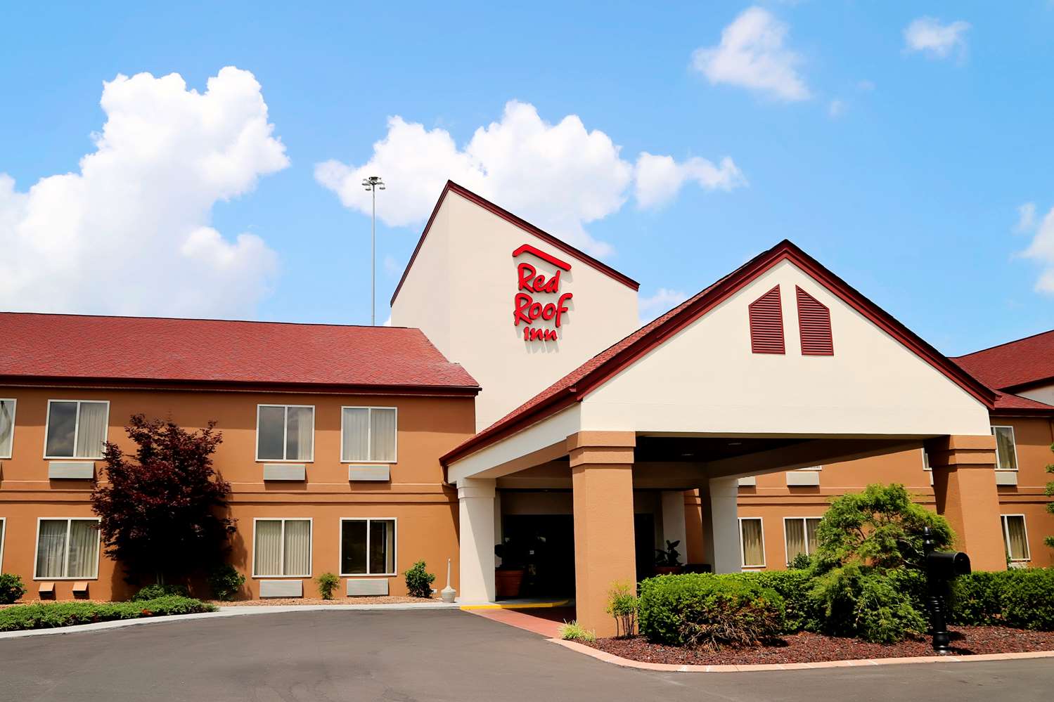 Pet Friendly Red Roof Inn London I-75 in London, Kentucky