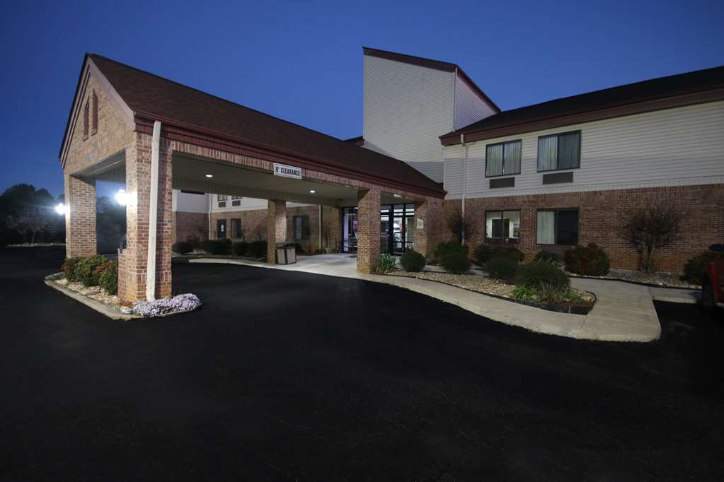 Pet Friendly Red Roof Inn Gaffney in Gaffney, South Carolina