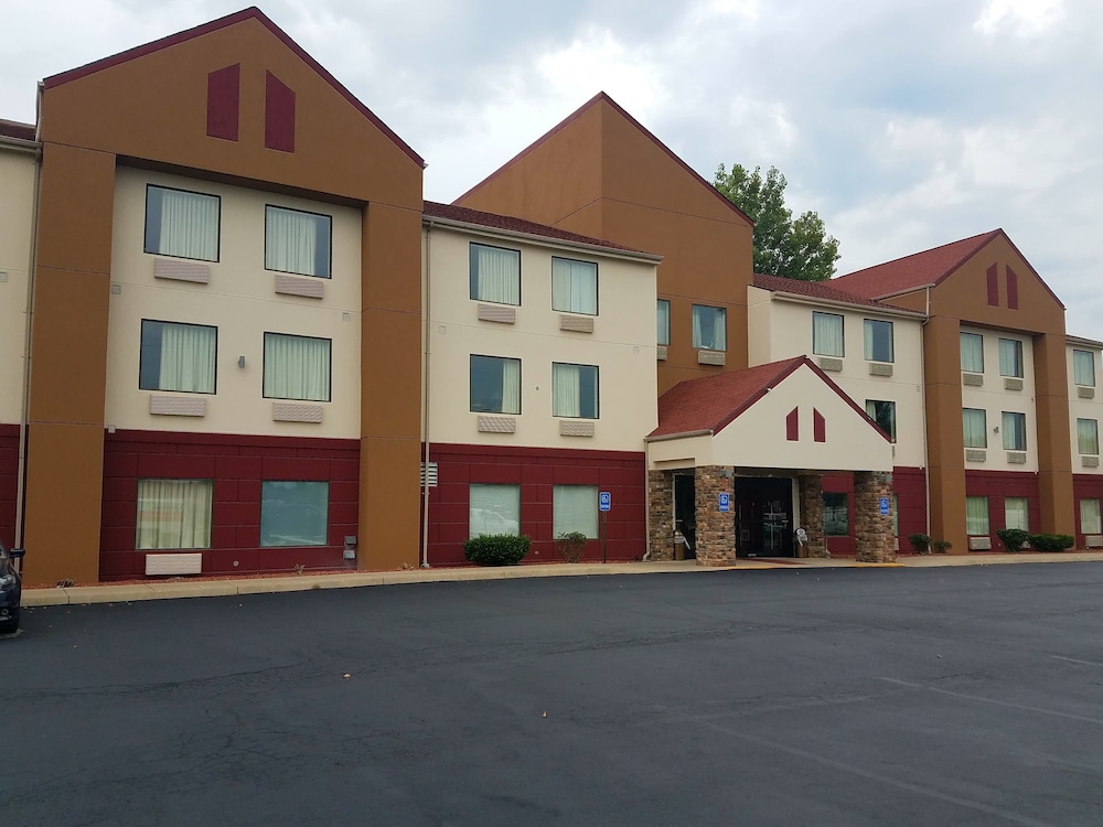 Pet Friendly "Red Roof Inn Springfield,  OH" in Springfield, Ohio