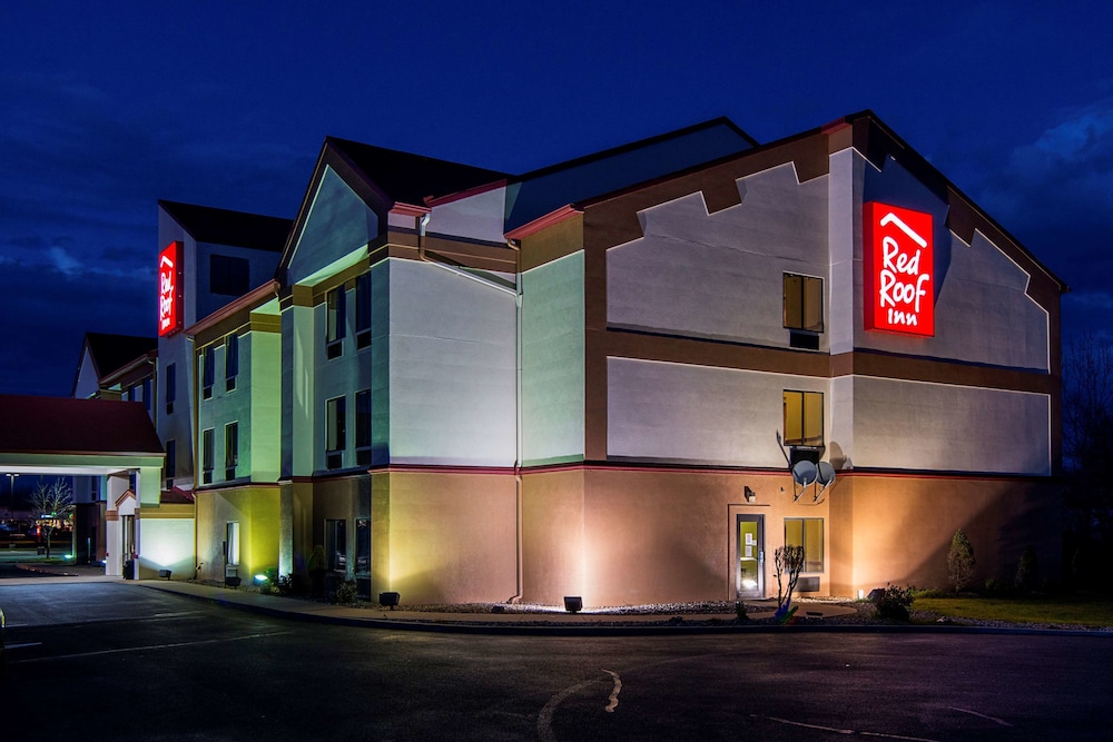 Pet Friendly Red Roof Inn Mishawaka - Notre Dame in Granger, Indiana