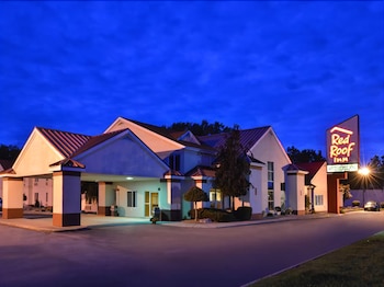 Pet Friendly Red Roof Inn Sandusky - Milan in Milan, Ohio