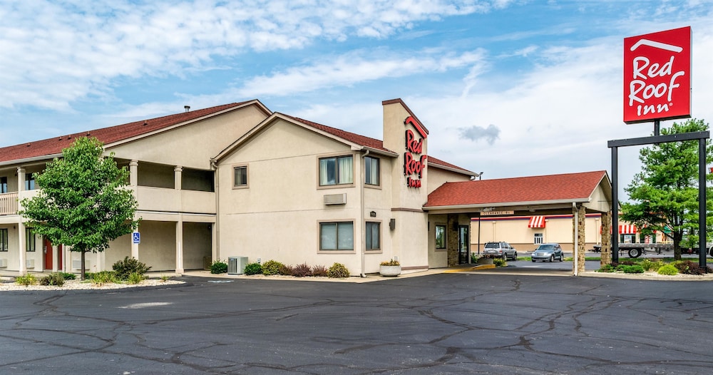 Pet Friendly Red Roof Inn Columbus - Taylorsville in Taylorsville, Indiana