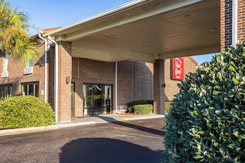 Pet Friendly Red Roof Inn Hardeeville in Hardeeville, South Carolina