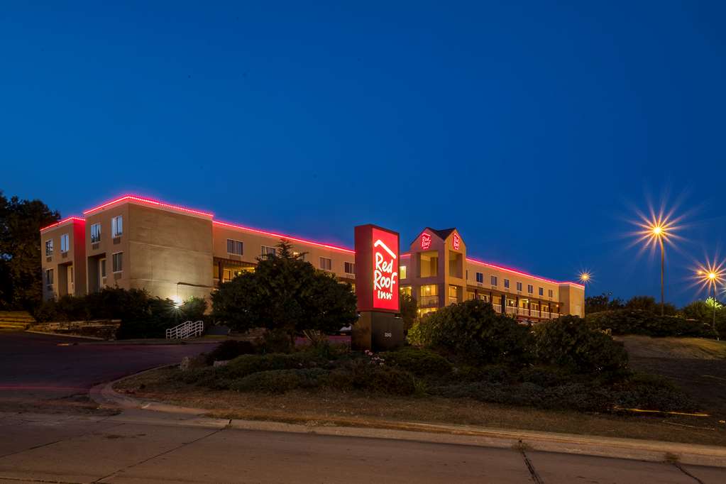 Pet Friendly Red Roof Inn Cedar Rapids in Cedar Rapids, Iowa