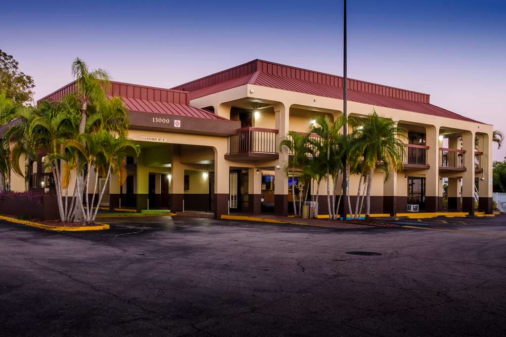 Pet Friendly Red Roof Inn Ft Myers in North Fort Myers, Florida