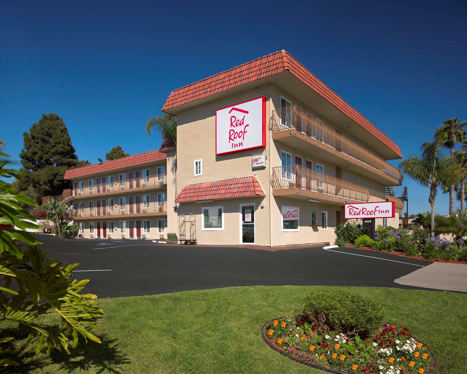 Pet Friendly SureStay Hotel by Best Western San Diego Pacific Beach in San Diego, California