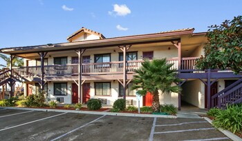 Pet Friendly Red Roof Inn Lompoc in Lompoc, California