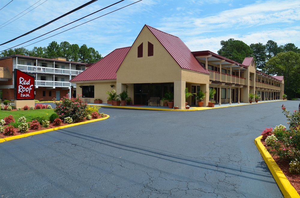 Pet Friendly Red Roof Inn Williamsburg in Williamsburg, Virginia