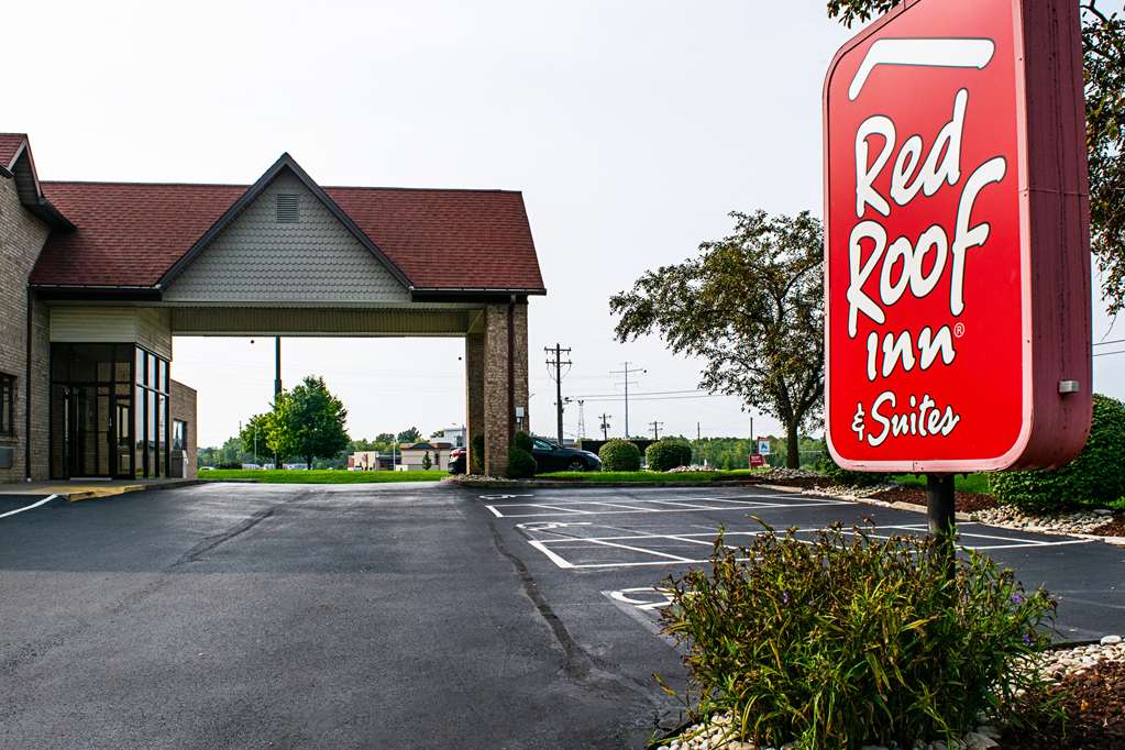 Pet Friendly Red Roof Inn & Suites Middletown - Franklin in Franklin, Ohio